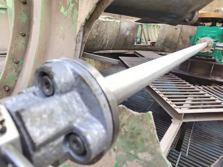 drive shaft & bearing assebly